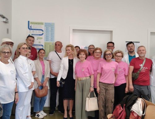 Oglasna ploča projekta Survivorship Kit postavljena u OB Varaždin